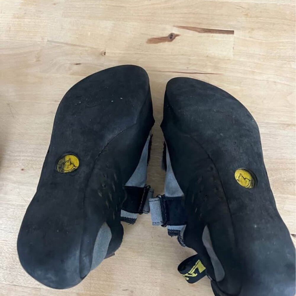 La Sportiva Katanas women’s climbing shoes size 38.5 - cleaned and sanitized - Picture 3 of 4